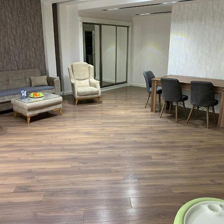 Park Azure Apartment Deluxe 2 Bedroom Bakoe Buitenkant foto