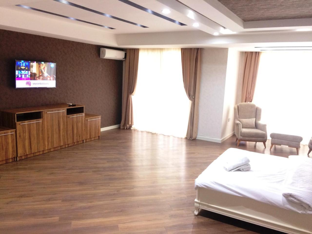 Park Azure Apartment Deluxe 2 Bedroom Bakoe Buitenkant foto