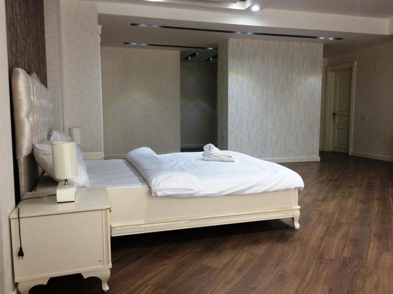 Park Azure Apartment Deluxe 2 Bedroom Bakoe Buitenkant foto
